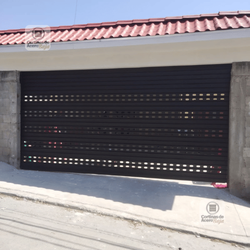 Cortina de acero troquelada para garajes, Instalación de cortinas de acero en Tijuana
