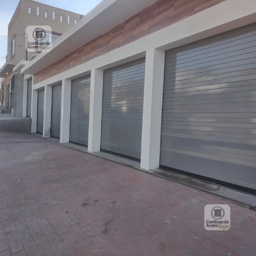 Cortina de acero plana en color gris, Reparación de puertas de garage en Baja California